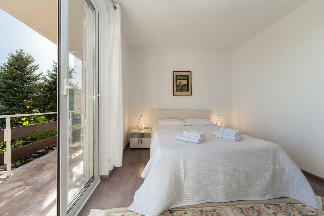 Apartment Bella Baška Voda Dış mekan fotoğraf